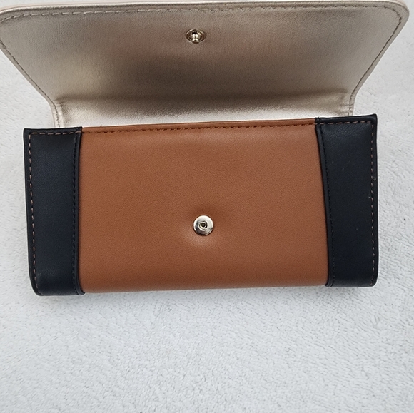 GUESS Shawna Slim Clutch Wallet, Cognac slip pockets, 12 card slots and ID windo - Picture 8 of 8